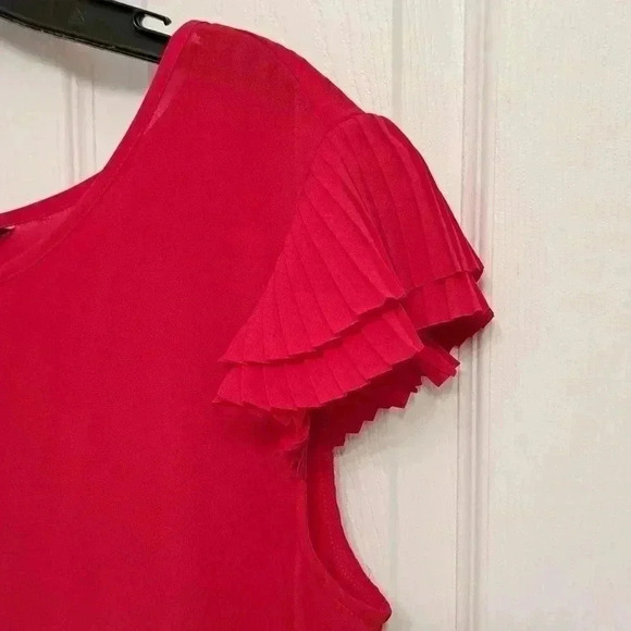 ❤️ Banana Republic Factory Red Short Sleeved Petite Blouse  Women's Size Medium - Picture 4 of 11